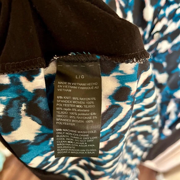 3/$30| 🌸 WHBM Long Sleeve Woven Tee - Picture 8 of 9